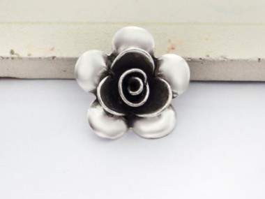 Karen Hill Tribe Silver Flower Pendant 19mm.