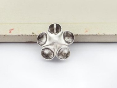 Karen Hill Tribe Silver Flower Pendant 19mm.