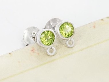 1 Pair of Natural Round Peridot & Sterling Silver Bezeled Stud Earrings Post Findings 5 mm.