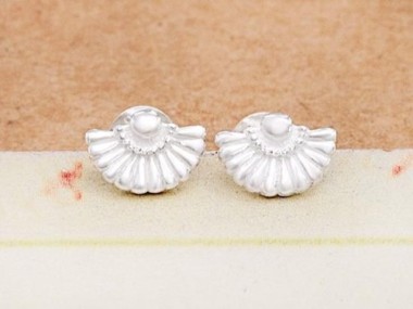 925 Sterling Silver Fan Stud Earrings 7.5x5.5mm.