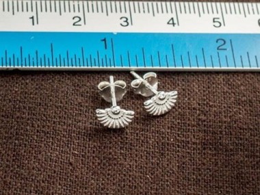 925 Sterling Silver Fan Stud Earrings 7.5x5.5mm.