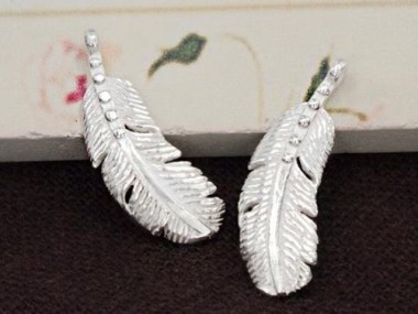 925 Sterling Silver Feather Pendants 7x18mm.