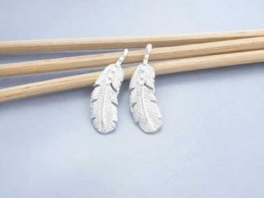 925 Sterling Silver Feather Pendants 7x18mm.