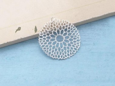 925 Sterling Silver Filigree Flower Pendant 30 mm.