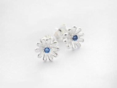 925 Sterling Silver Daisy Stud Earrings, with Lab grown Sapphire.