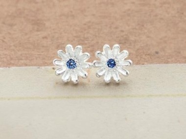 925 Sterling Silver Daisy Stud Earrings, with Lab grown Sapphire.