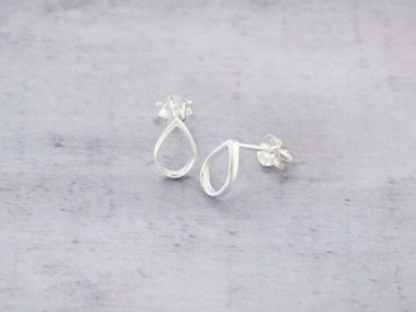 925 Sterling Silver Small Drop Stud Earrings 7x9mm.