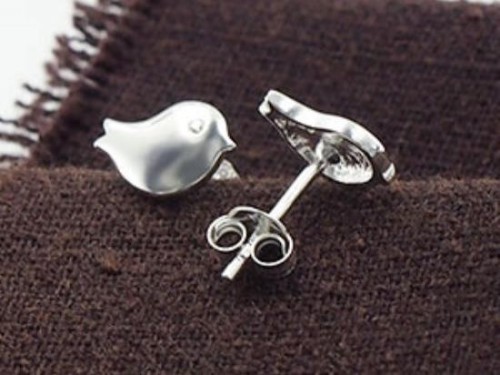 1 pair of 925 Sterling Silver Tiny Bird Stud Earrings 6x9mm. Polish finish