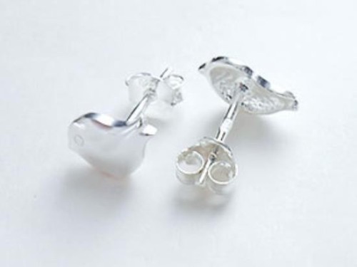 1 pair of 925 Sterling Silver Tiny Bird Stud Earrings 6x9mm. Polish finish