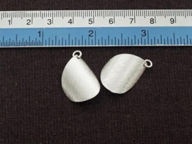 Karen Hill Tribe Silver Brushed Curve Drop Pendants 16x23mm.