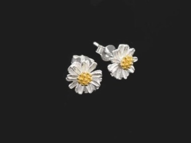 925 Sterling Silver Daisy Stud Earrings, Gold plated pollen 8.5mm.