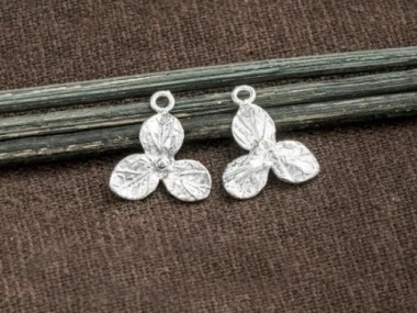 925 Sterling Silver Flower Charm 13mm.