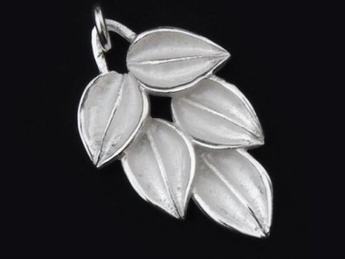 925 Sterling Silver Leaf Pendant 15x26mm.