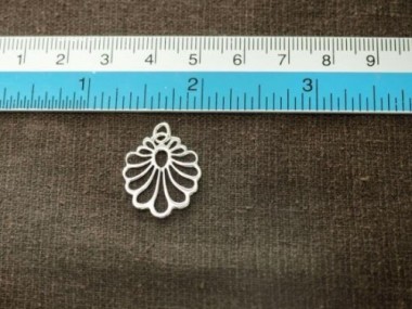 925 Sterling Silver Cutwork Drop Pendant 18x20 mm.