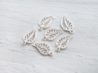 925 Sterling Silver Cutwork Leaf Charms 6x10 mm.