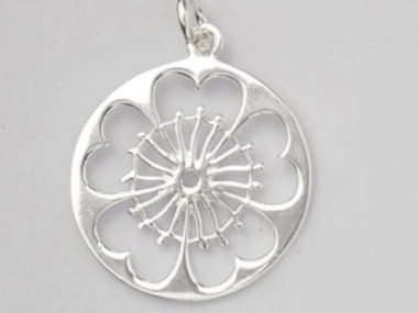 925 Sterling Silver Disc with Flower Cutout Charm 19 mm.P