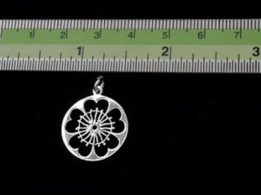 925 Sterling Silver Disc with Flower Cutout Charm 19 mm.P