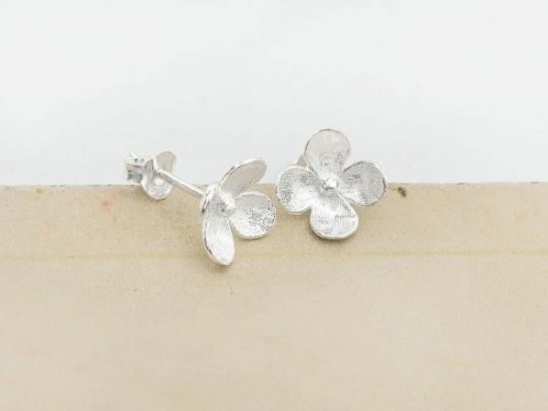 1 pair of 925 Sterling Silver Flower Stud Earrings 11mm.