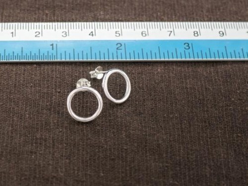 1 pair of 925 Sterling Silver Circle Stud Earrings 12.5mm. Polish Finished.