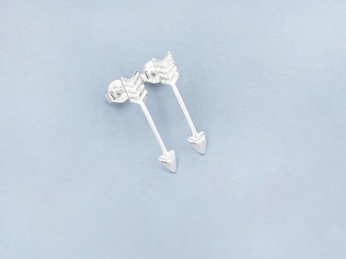 1 pair of 925 Sterling Silver Arrow Stud Earrings 4x21mm.