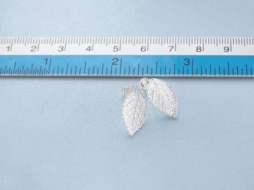 1 pair of 925 Sterling Silver Leaf Stud Earrings 9.5x16.5mm.