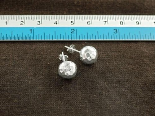 1 pair of Karen Hill Tribe Silver Hammered Round Stud Earrings 10mm.