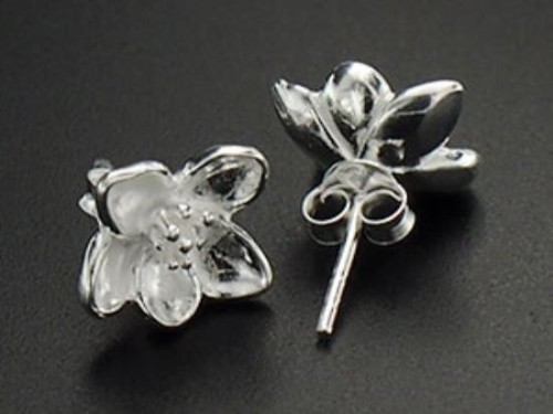 1 pair of 925 Sterling Silver Orchid Stud Earrings 6.5mm.