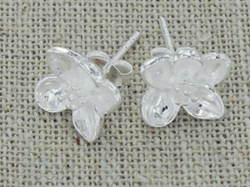 1 pair of 925 Sterling Silver Orchid Stud Earrings 6.5mm.