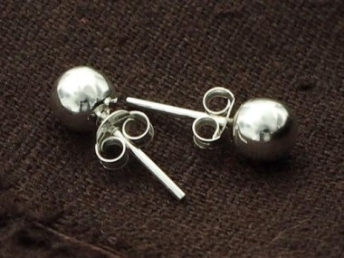 925 Sterling Silver Round Stud Earrings 6mm.