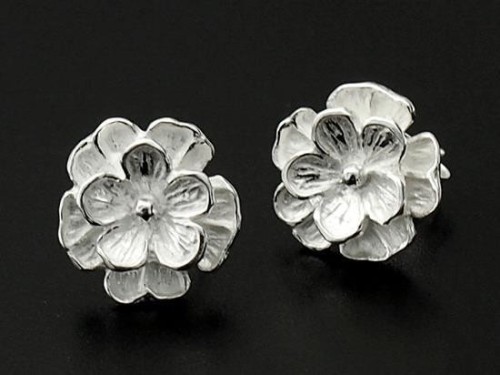 1 pair of 925 Sterling Silver Flower Stud Earrings 11mm.