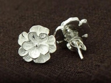 925 Sterling Silver Flower Stud Earrings 11mm.