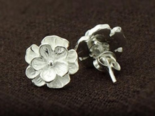 1 pair of 925 Sterling Silver Flower Stud Earrings 11mm.