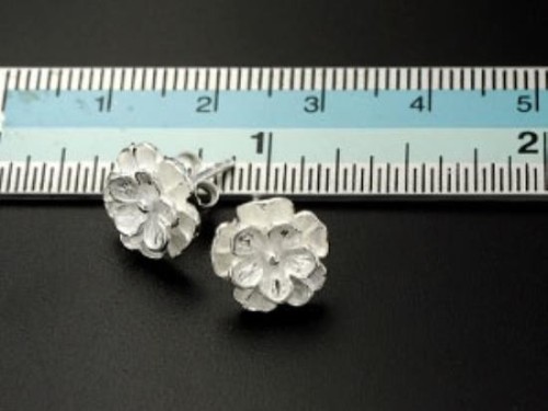 1 pair of 925 Sterling Silver Flower Stud Earrings 11mm.