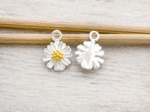 2 of 925 Sterling Silver Daisy Charms, Gold plated pollen 9mm.