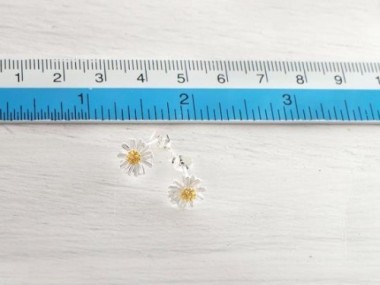 925 Sterling Silver Daisy Stud Earrings, Post Findings , Gold plated pollen 8.5mm.