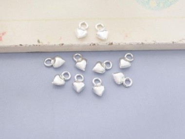 925 Sterling Silver Tiny Heart Charms 4 mm.