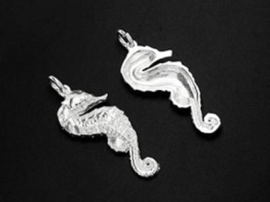 925 Sterling Silver Seahorse Pendants 11x25mm.