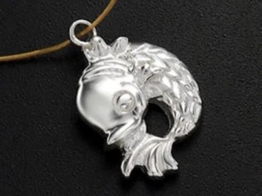 925 Sterling Silver Fish Pendant 11.5x15mm.