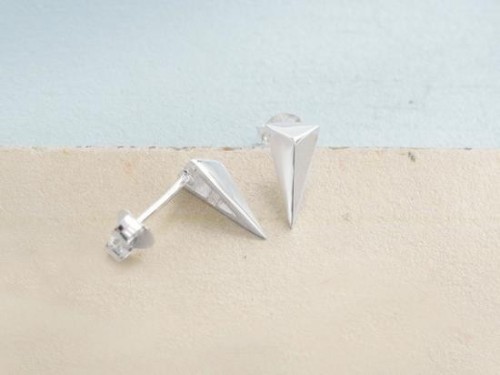 1 pair of 925 Sterling Silver Tiny Triangle Stud Earrings 5x10mm.