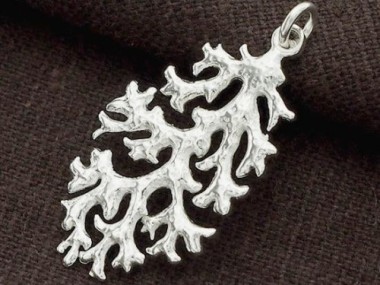 925 Sterling Silver Coral Pendant 18x31mm.