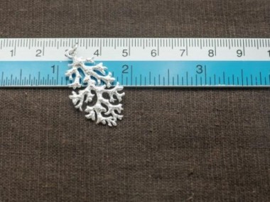 925 Sterling Silver Coral Pendant 18x31mm.