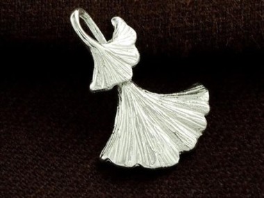 1 of 925 Sterling Silver Ginkgo Pendant 18x26mm.