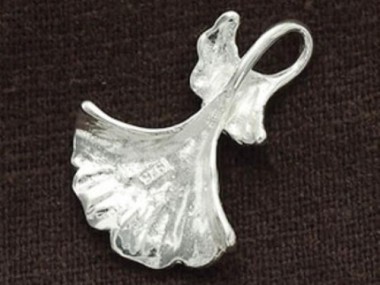 925 Sterling Silver Ginkgo Pendant 18x26mm.