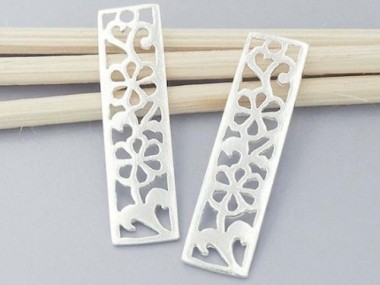 925 Sterling Silver Cut out Flower in Rectangle Charms 7x26 mm.