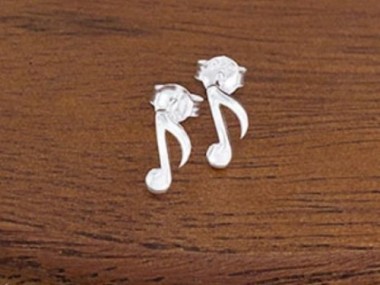 925 Sterling Silver Music Note Stud Earrings 4x9mm.,