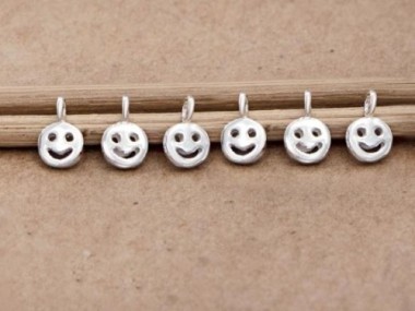 925 Sterling Silver Little Smiley Charms 4 mm