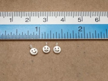 925 Sterling Silver Little Smiley Charms 4 mm