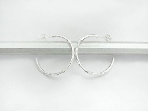 1 pair of 925 Sterling Silver Hammered Hoop Earrings 2x30 mm.