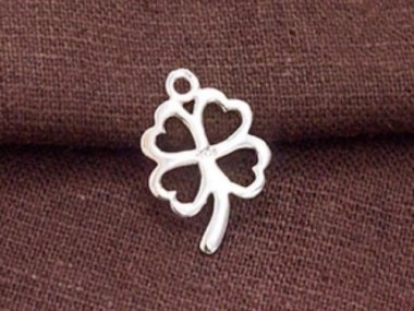 925 Sterling Silver Clover Pendant 15x21mm.