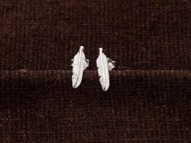 925 Sterling Silver Tiny Feather Stud Earrings 3x12.5mm.